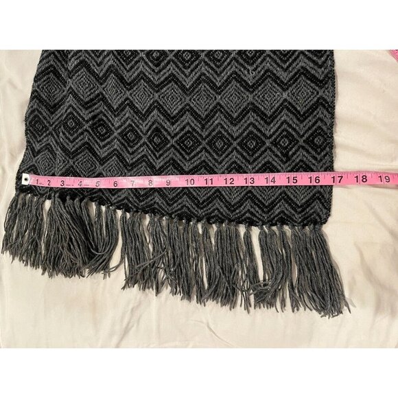 100% Alpaca Black/Gray Geometric Pattern Fringe Scarf Wrap Women's Size OS - Picture 6 of 8